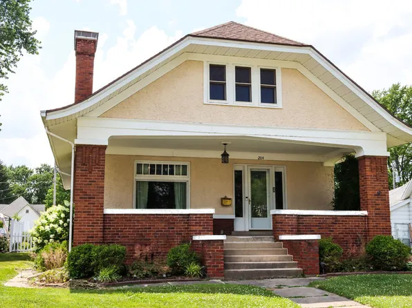 204 N Oak St, Villa Grove, IL 61956