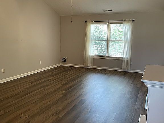 3rd image of 3014 Saratoga Ct