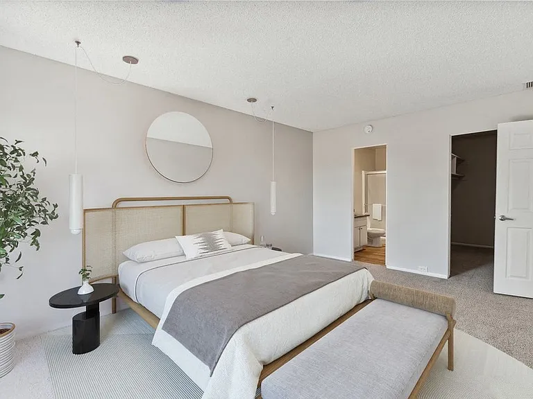 Madison Park — Photo 18