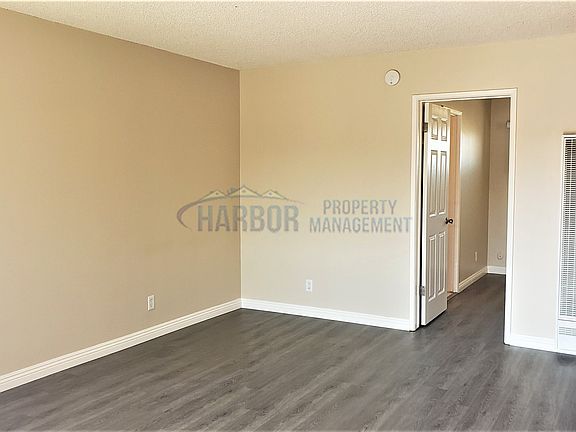 2nd image of 921 Arlington Ave #29