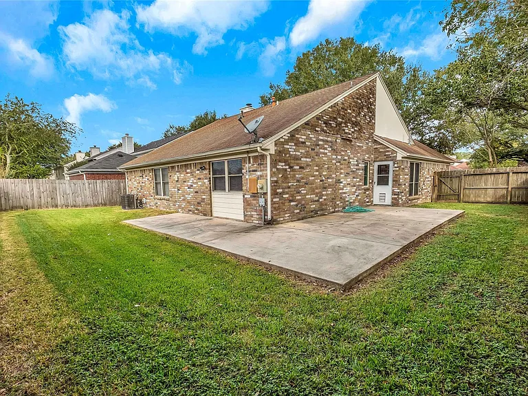5216 Spring Branch Dr — Photo 16