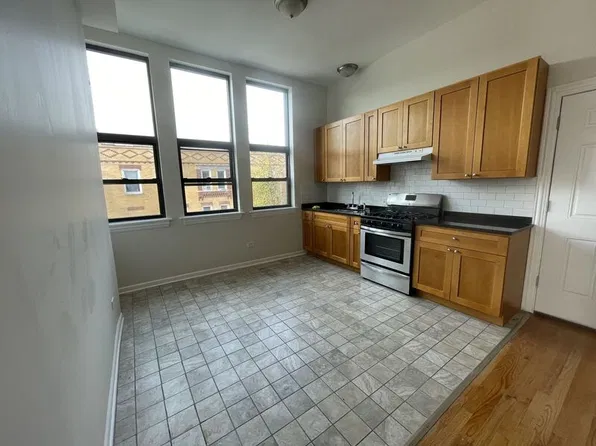 4058 W Armitage Ave APT 2F, Chicago, IL 60639