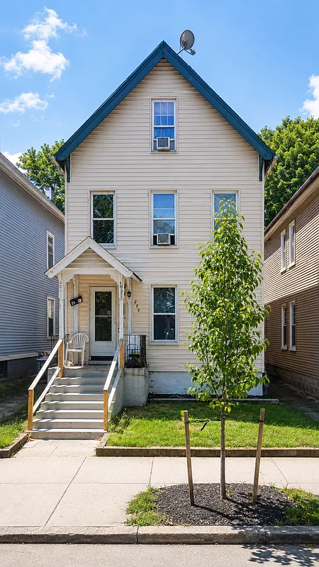 5 bed, 2.0 bath, 1167 sqft, $2,500 — Photo 1