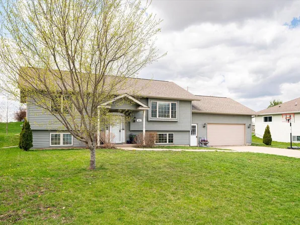 803 Derek LANE, Viroqua, WI 54665
