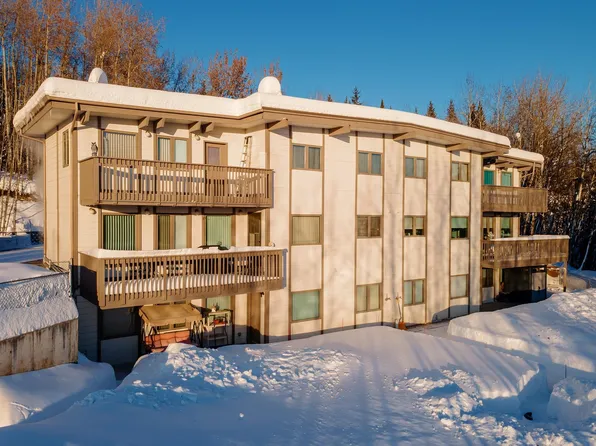 968 Lakloey Dr, North Pole, AK 99705