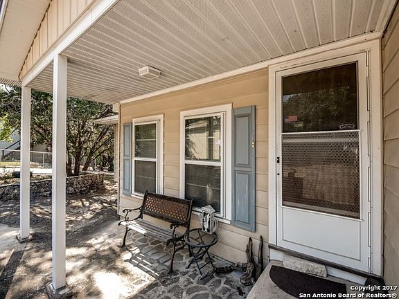 3rd image of 611 Spanish Oak Esplanade
