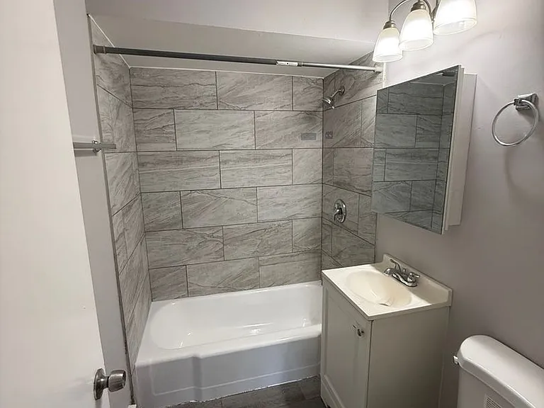Astoria Commons Apartments — Photo 12
