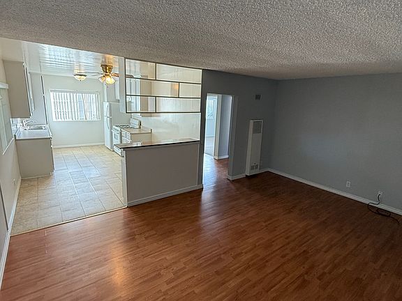 3rd image of 5135 Cahuenga Blvd APT 5