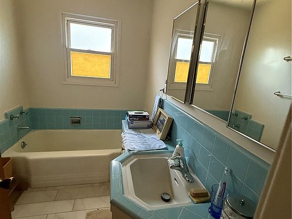 4th image of 9307 Hasty Ave