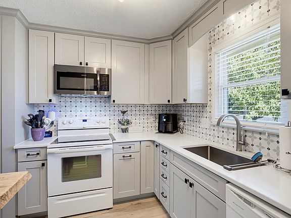 3rd image of 700 Rife Rd APT 7H
