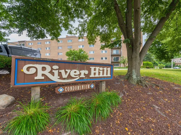 20333 Detroit Rd APT 407, Rocky River, OH 44116