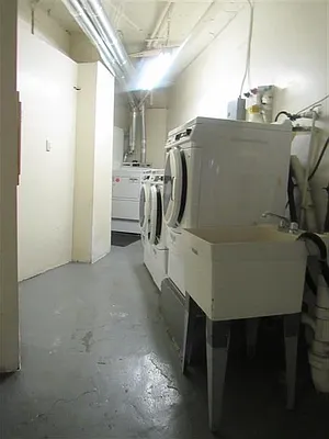 Sold by Mitra Hakimi Realty Group, LLC | media 24