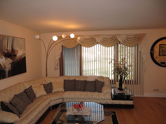 2nd image of 26 E Harbor Dr
