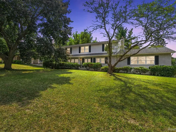 1615 Wagon Wheel Ln, Grand Blanc, MI 48439