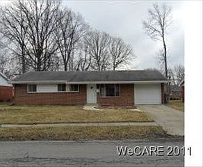 1st image of 910 Crestwood Dr