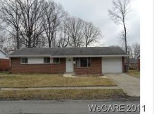 910 Crestwood Dr, Lima, OH