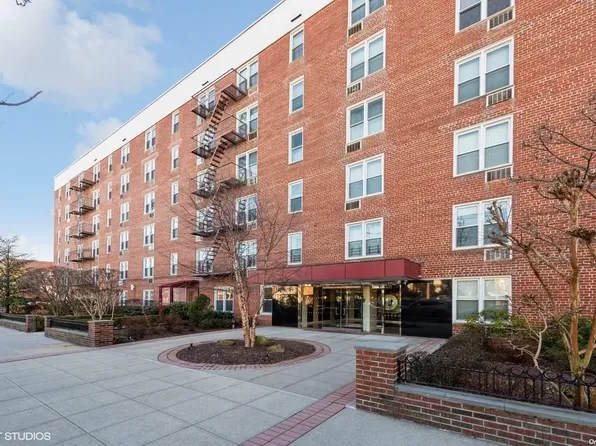 210-50 41st Avenue #1B, Bayside, NY 11361