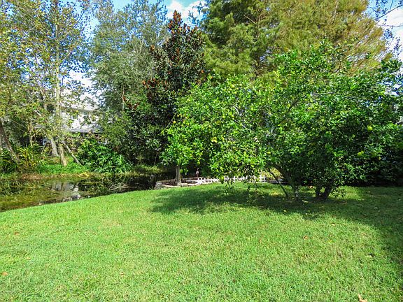 3rd image of 3922 Meadowview Dr N