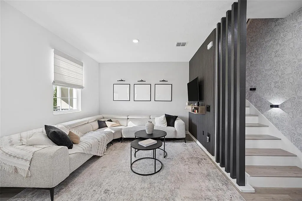 3 bed, 2.5 bath, 1636 sqft, $2,800 — Photo 3