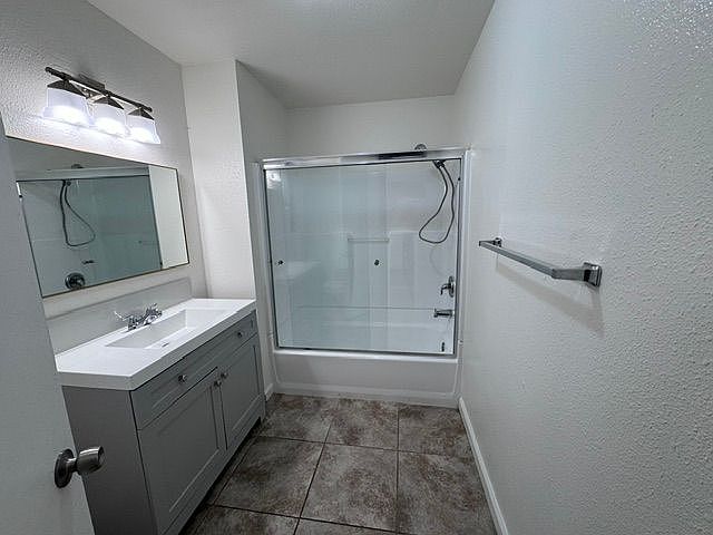 2nd image of 950 Clyde Ave APT 2
