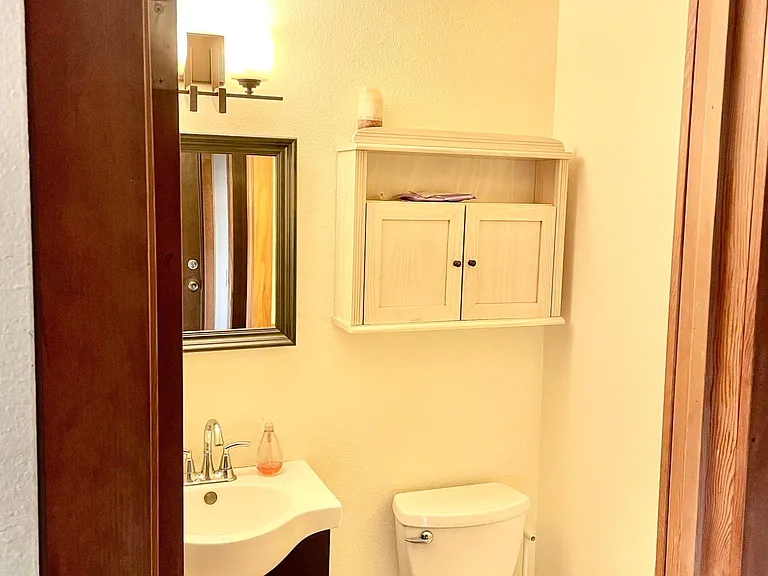 Mainfloor bathroom