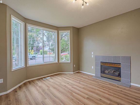 4th image of 3108 NE 170th Pl
