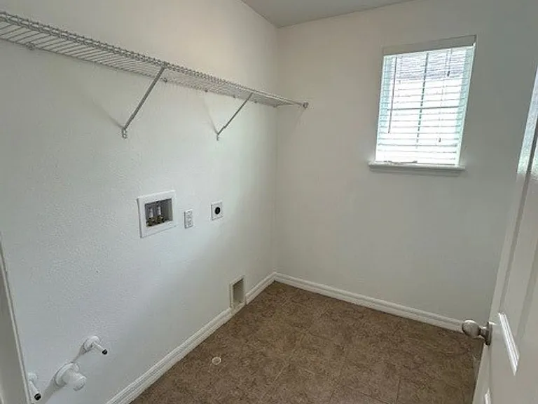 8642 Powder Ridge Trl — Photo 24