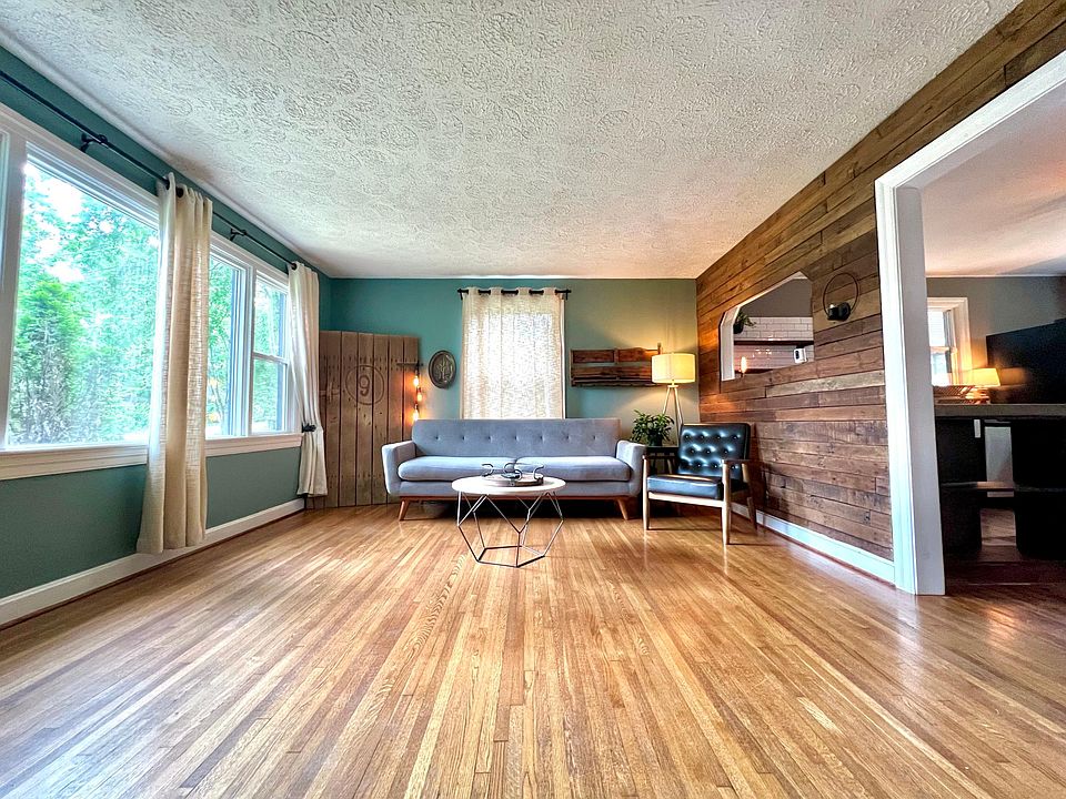 1st image of 132 Dellway Dr