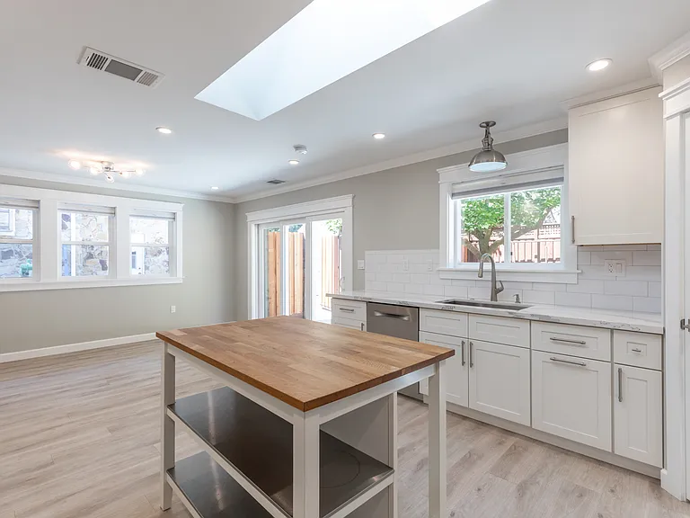 1032 Pueblo Ave #A — Photo 6