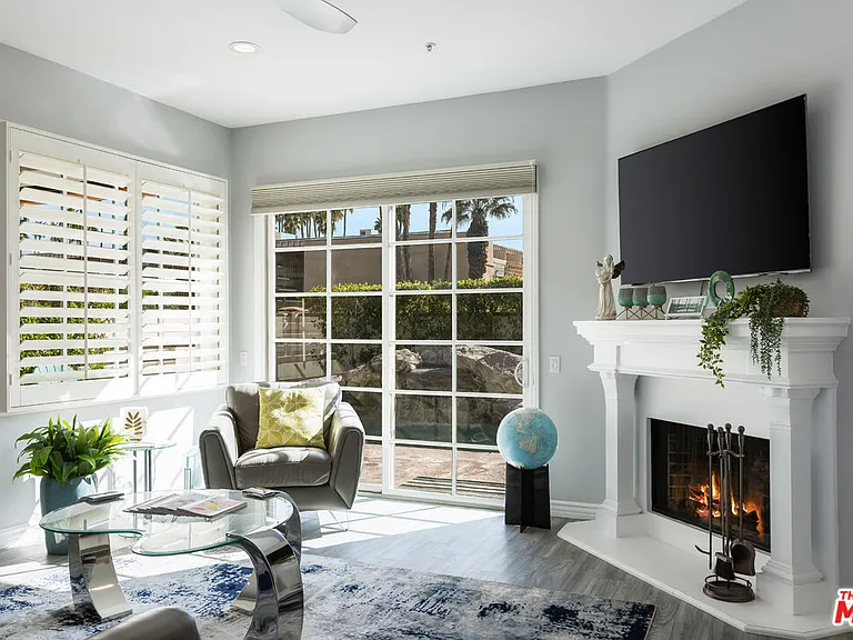 546 N Indian Canyon Dr — Photo 4