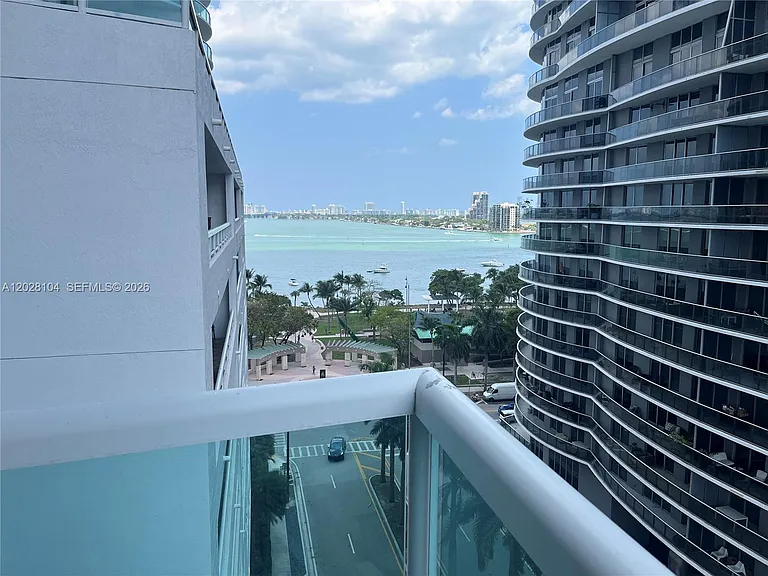 1800 N Bayshore Dr #915 — Photo 8