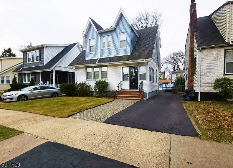 1st image of 174 Oak St
