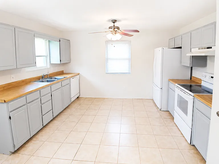 Continental Dr — Photo 4