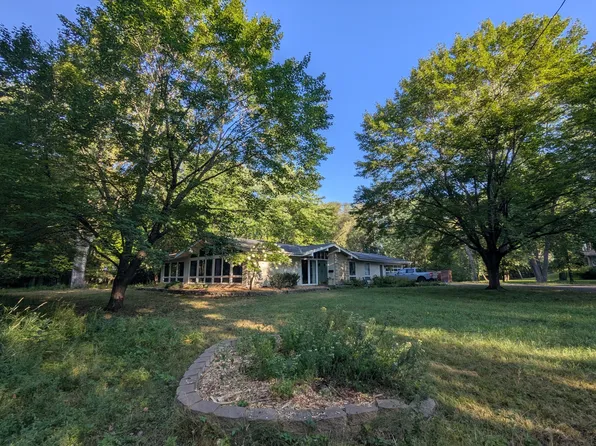 567 Rice Creek Ter NE, Fridley, MN 55432