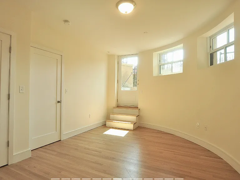 877 Beacon St #7 — Photo 5