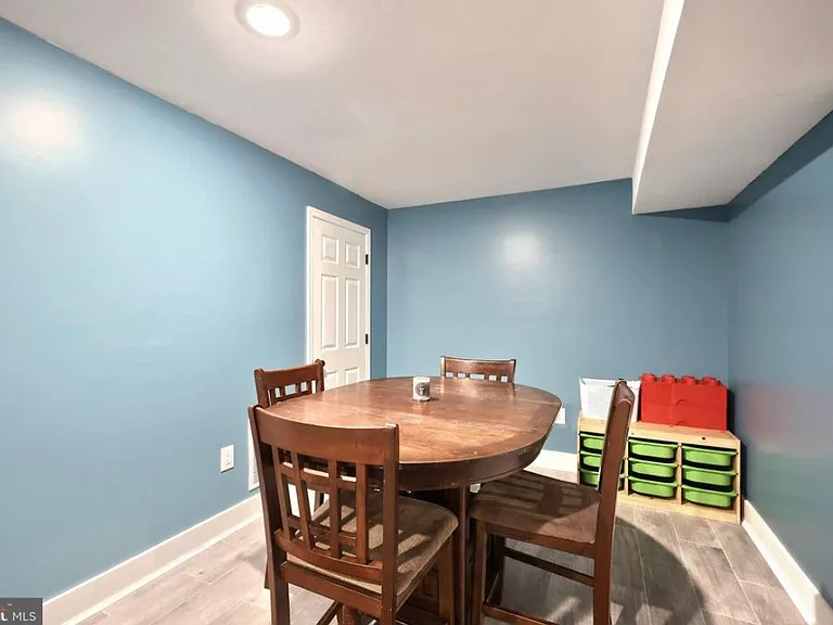 416 Huntington Dr — Photo 22