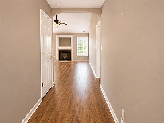 4th image of 113 Woodbine Dr