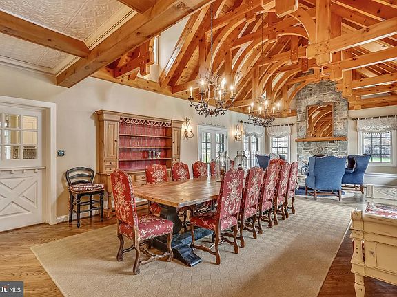 5th image of 14 Potomac Manors Ct