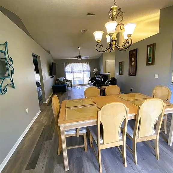 111 Lindale St — Photo 6