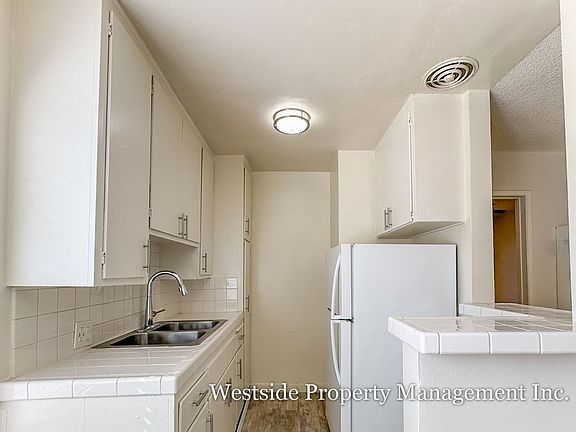 4th image of 28 Sunset Ave APT 5