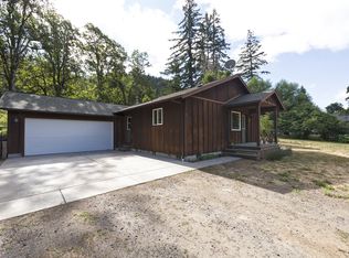 5818 Iowa Dr, Hood River, OR 97031