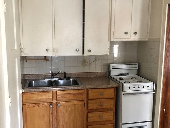 3rd image of 1512 N Warren Ave APT 306