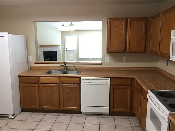4th image of 8939 W Carol Ave