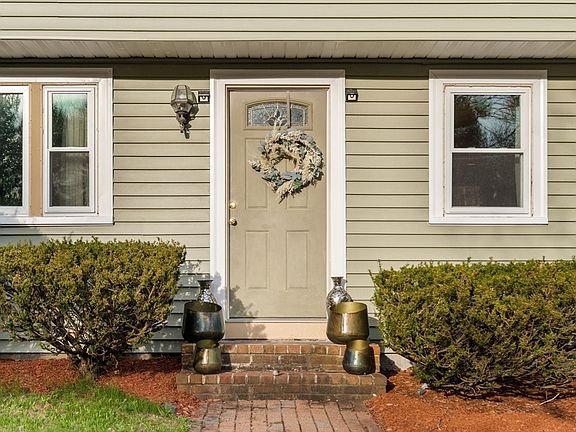 4th image of 75 Bayberry Cir