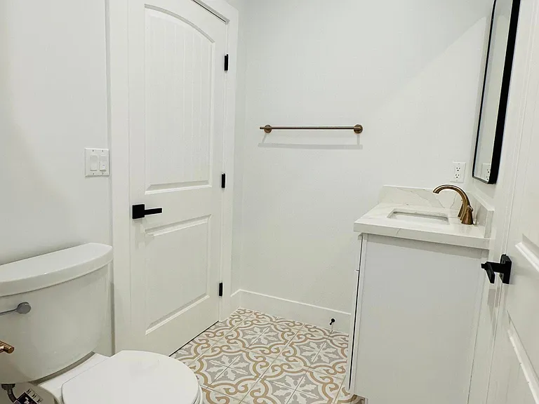 1105 S Sherbourne Dr #4 — Photo 13