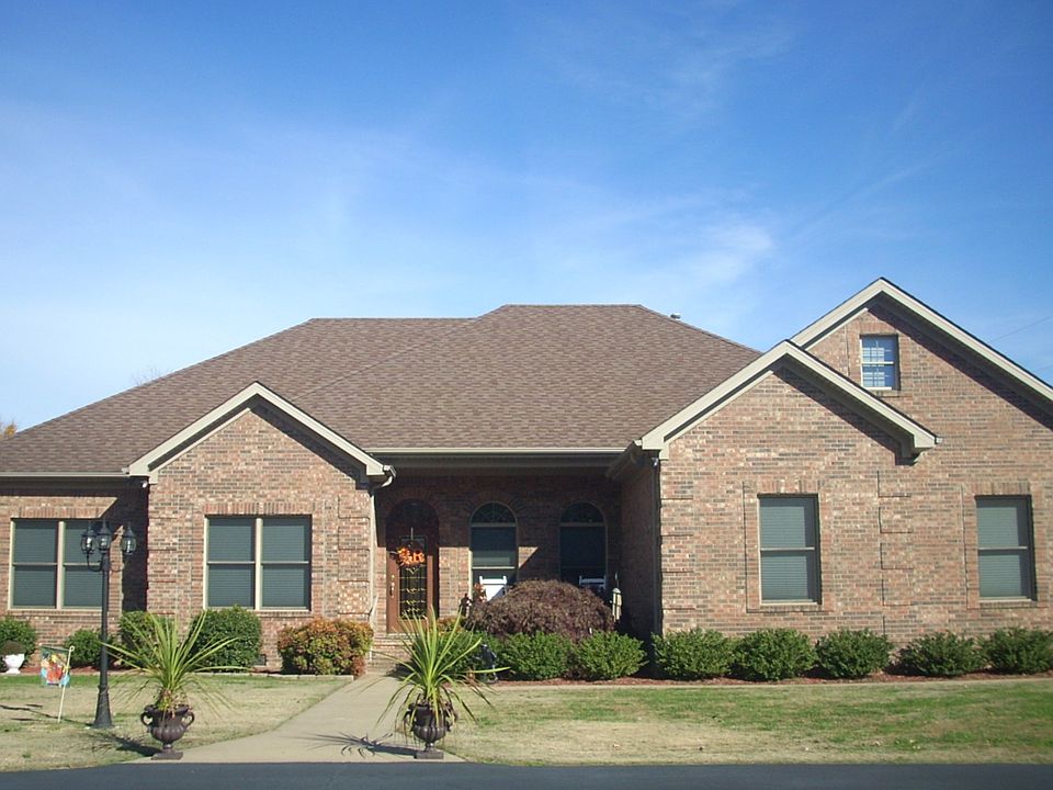 Front with circular drive