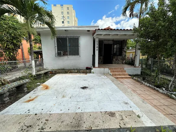 1345 SW 2nd St, Miami, FL 33135