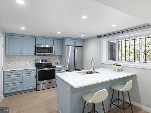 5th image of 1401 S Greenbrier St #1