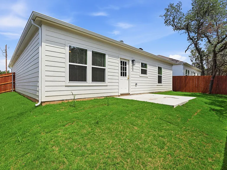 5718 Barkridge Dr — Photo 24