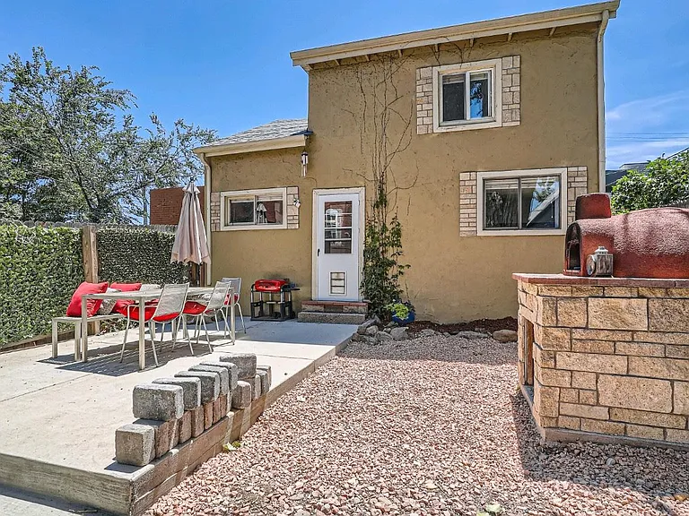 2568 W River Dr — Photo 6